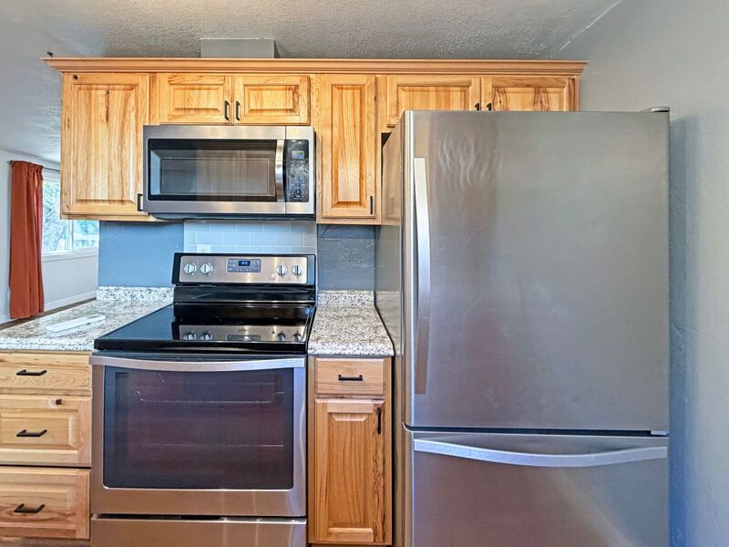 Photo 6 of rental home at 2727 Edison St.