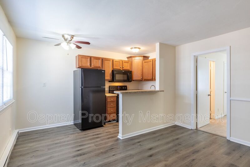 1 bedroom unit available for immediate move in!! - Slider navigation 7