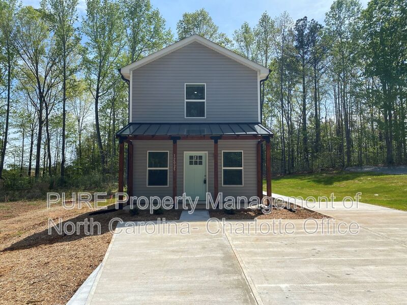 Huntersville House: 12025 Platon Ave