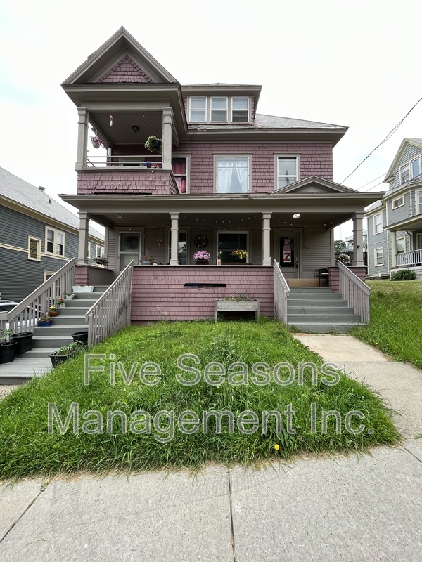Burlington Condo: 212-214 King Street - 2