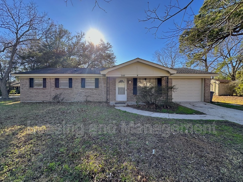 Charleston House: 305 Millcreek Drive