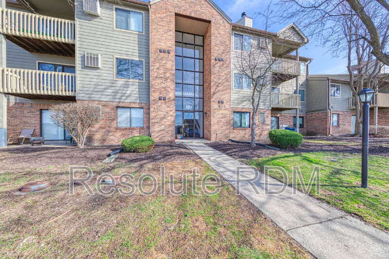 Indianapolis Condo: 4381 Village Parkway Circle West
