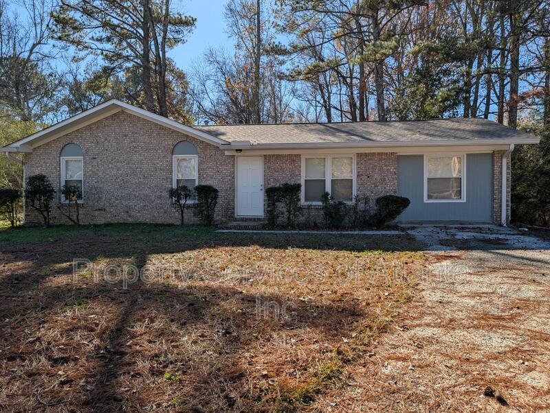 College Park House: 525 Cedar Wood Ct