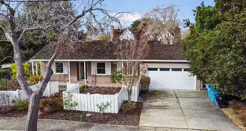 Palo Alto House: 155 Washington Ave
