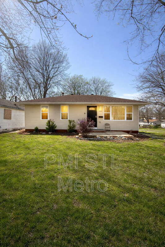 Saint Louis House: 10365 Lord Dr