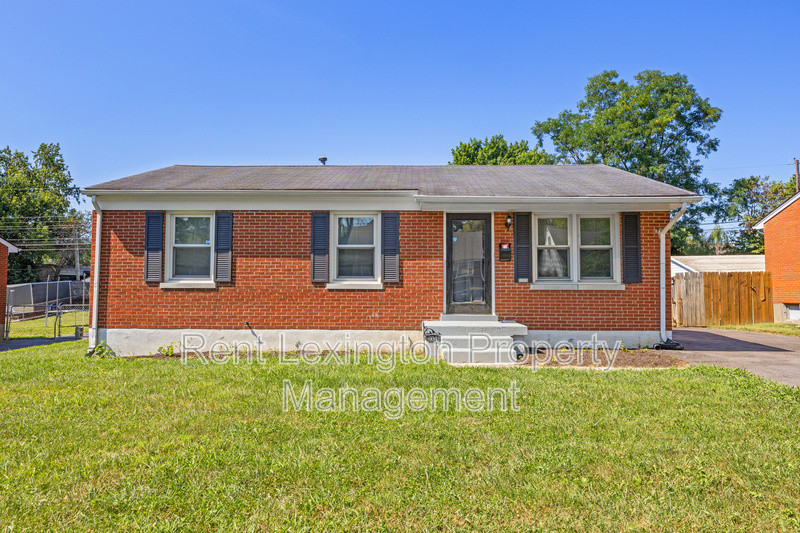 Lexington House: 604 Hi Crest Drive