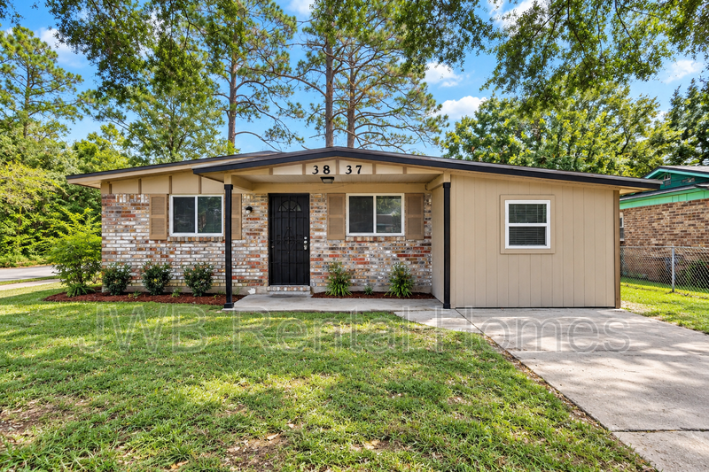 Jacksonville House: 3837 Nancy St
