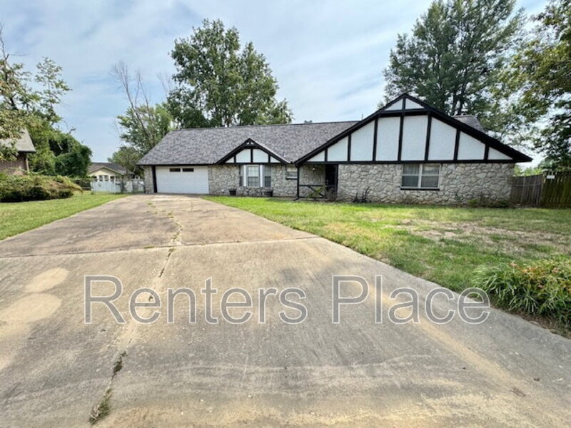 Claremore House: 625 Rosewood Court