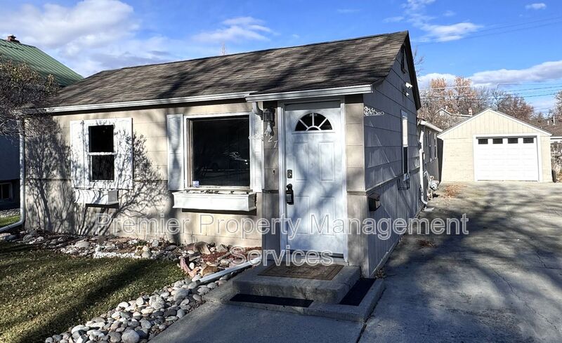 Billings House: 427 Miles Ave.