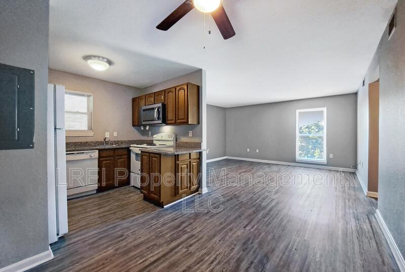 Request a Viewing for 2101 Cardinal Woods Drive 205 Tenant Turner