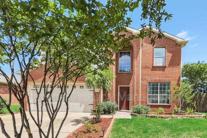Fort Worth House: 8440 Asheville Ln