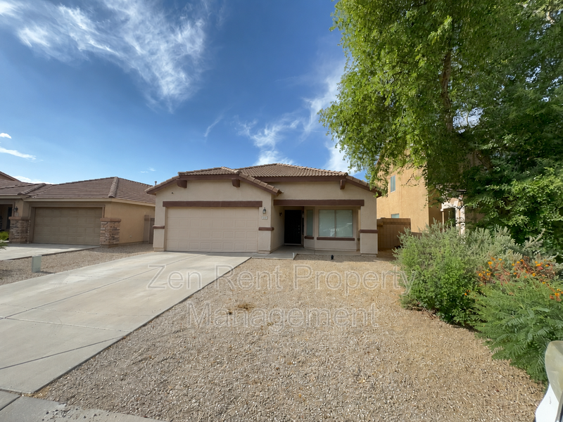San Tan Valley House: 712 E Christopher St