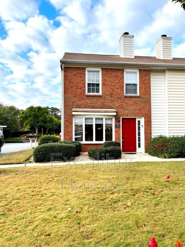 2 Bedroom House – 136 Old Ferry Way, Roswell, GA