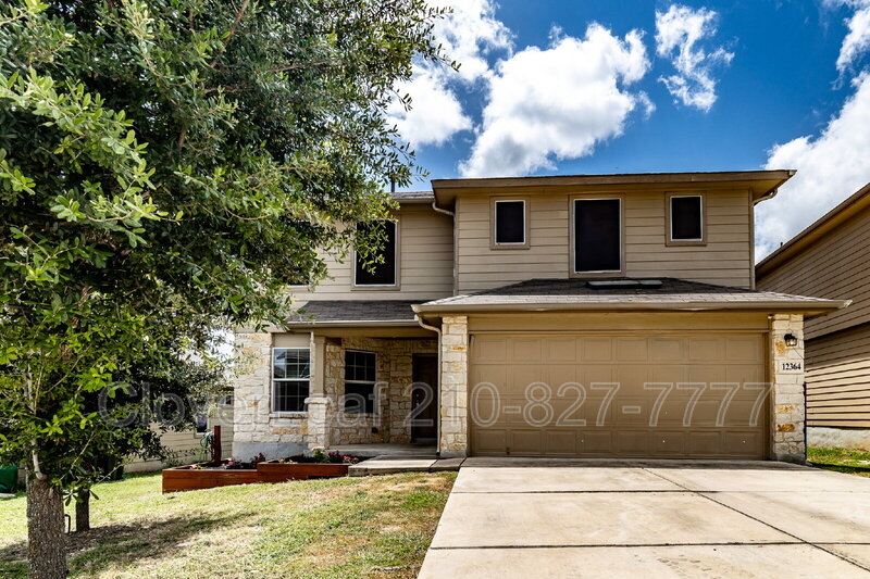 Selma House: 12364 Erstein Vly