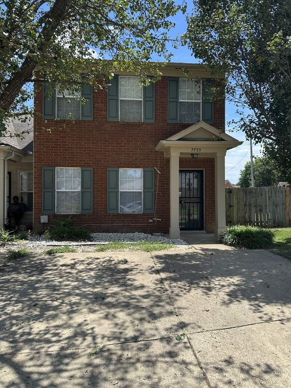 Memphis House: 7733 Lipscomb Drive