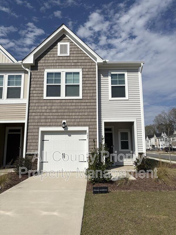 Smithfield House: 197 Copper Fox Lane