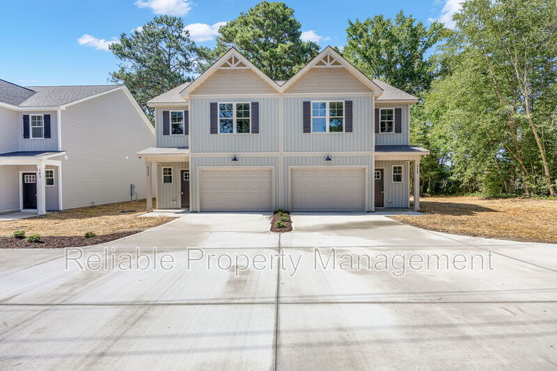 Benson Townhome: 513 B H Parrish Rd