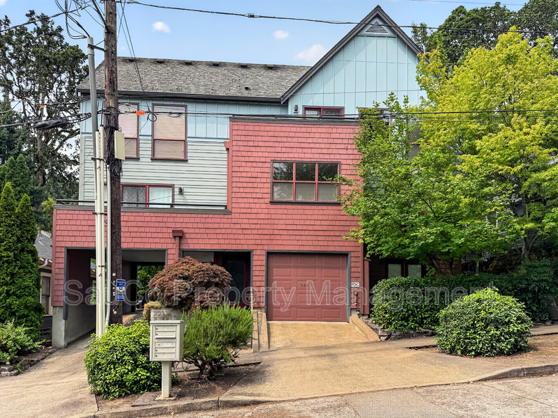 Portland Condo: 5049 Southwest View Point Terrace