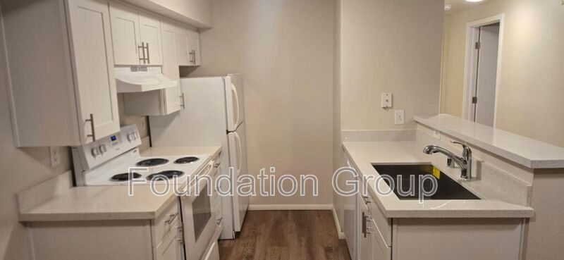 Seattle House: 9400 Roosevelt Way NE