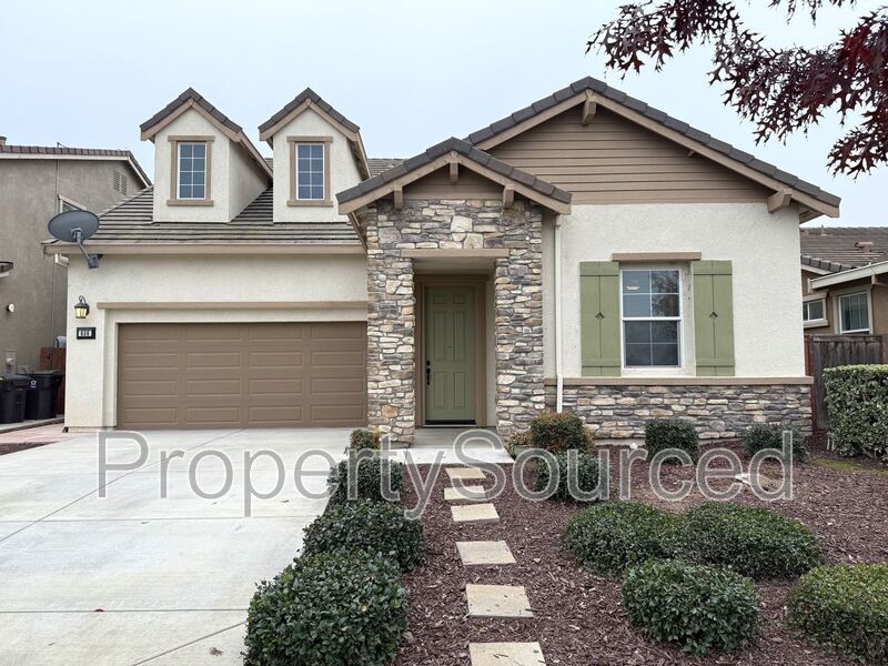 Lathrop House: 656 Open Range Ave