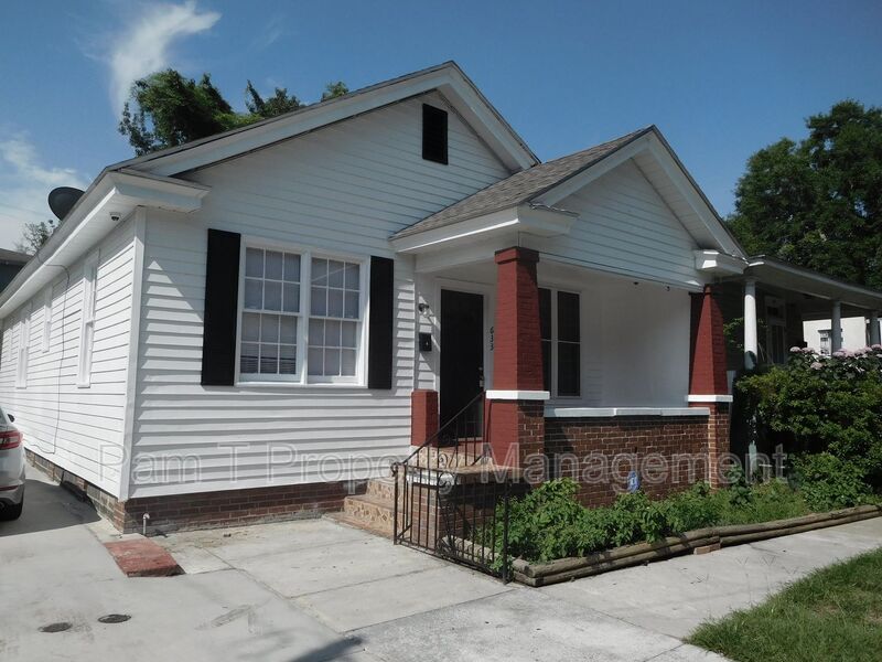 Savannah House: 633 West 35th Street