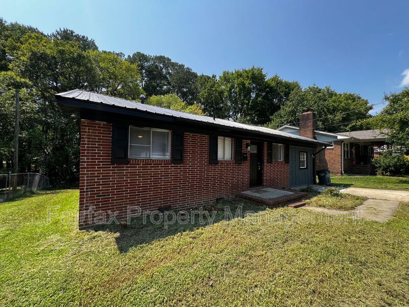 Durham House: 2308 Nebo St