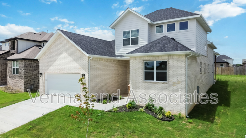 Centerton House: 1071 Whistler St