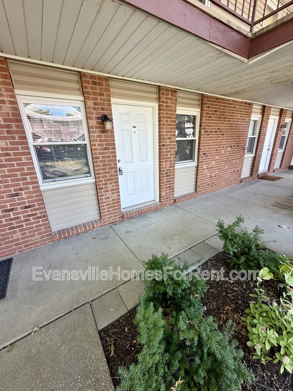 Evansville Condo: 430 South Bosse Avenue