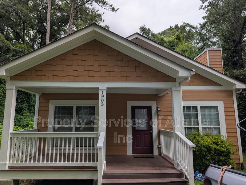 East Point House: 1903 Chattahoochee Pl