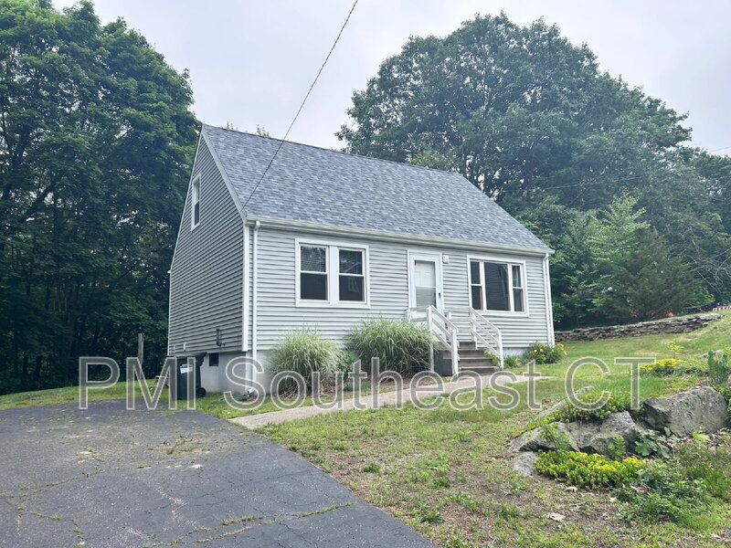 Norwich House: 55 Hedge Ave