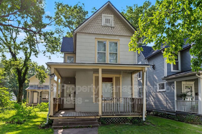 Topeka House: 420 SW Buchanan