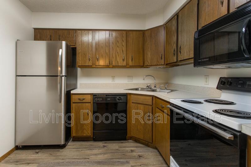 York Condo: 1935 N Lincoln Ave