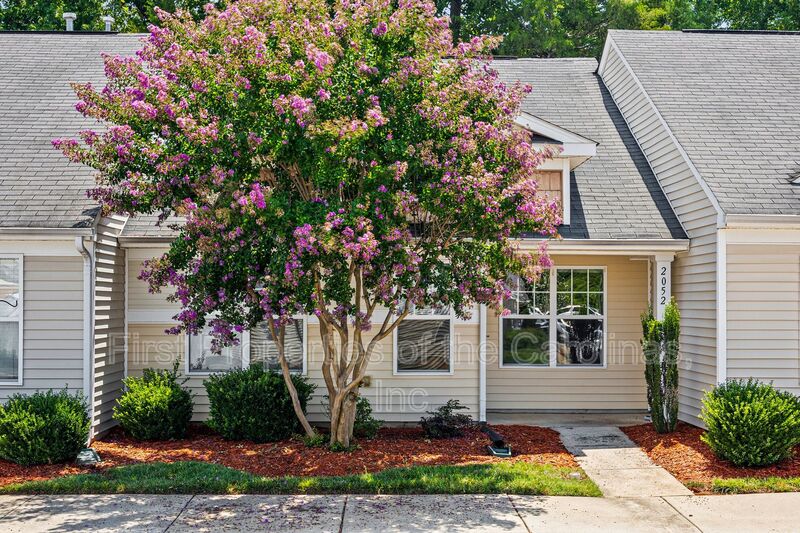 Lake Wylie House: 2052 Shady Pond Dr.