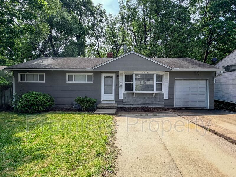 Kansas City House: 7719 E. 112th Terrace