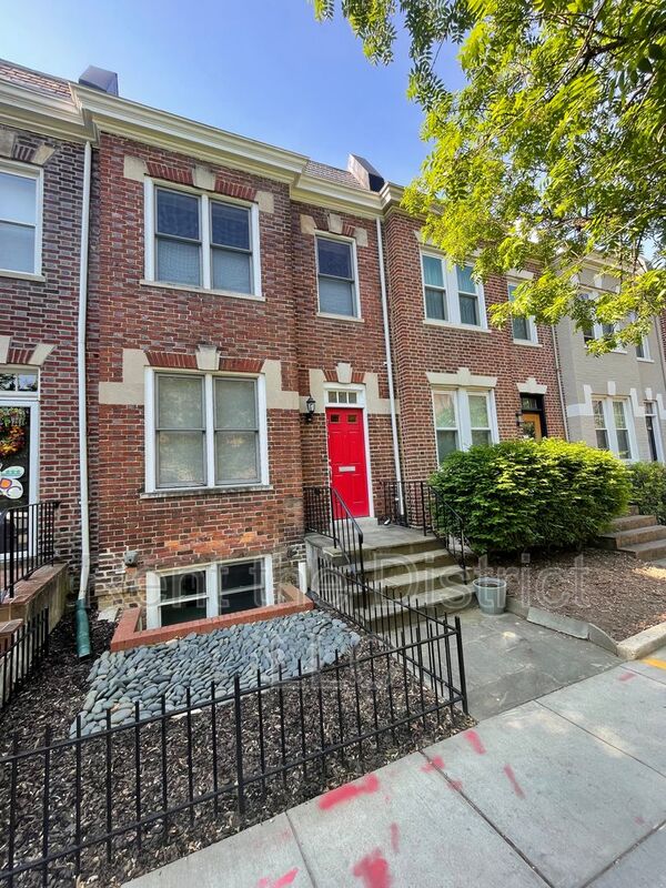 Washington House: 1716 V Street NW