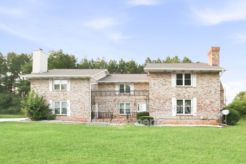 Conyers House: 2142 Fairway Court SE Unit A