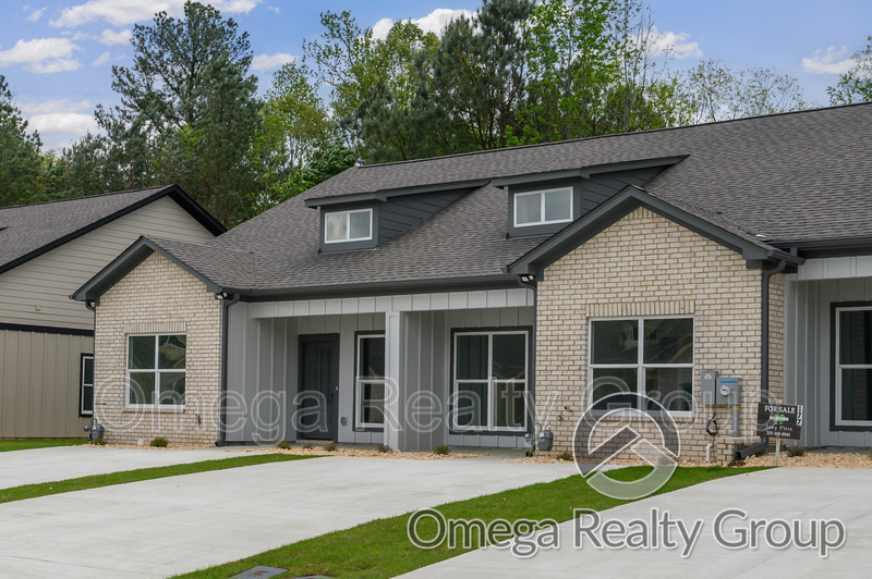 Calera Townhome: 177 Winners Cir