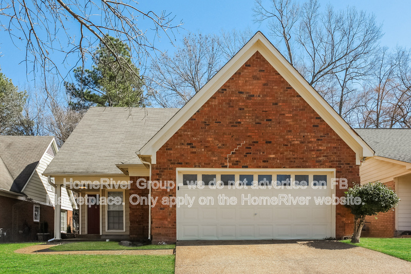 Cordova House: 2426 Lake Edge Dr