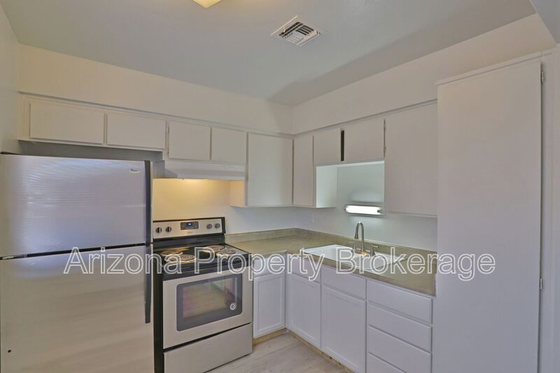 Phoenix Condo: 1702 W. Vogel Ave.