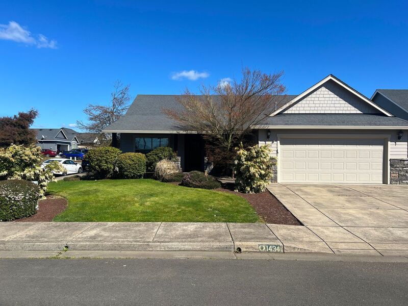 Creswell House: 1434 Leaf Lane