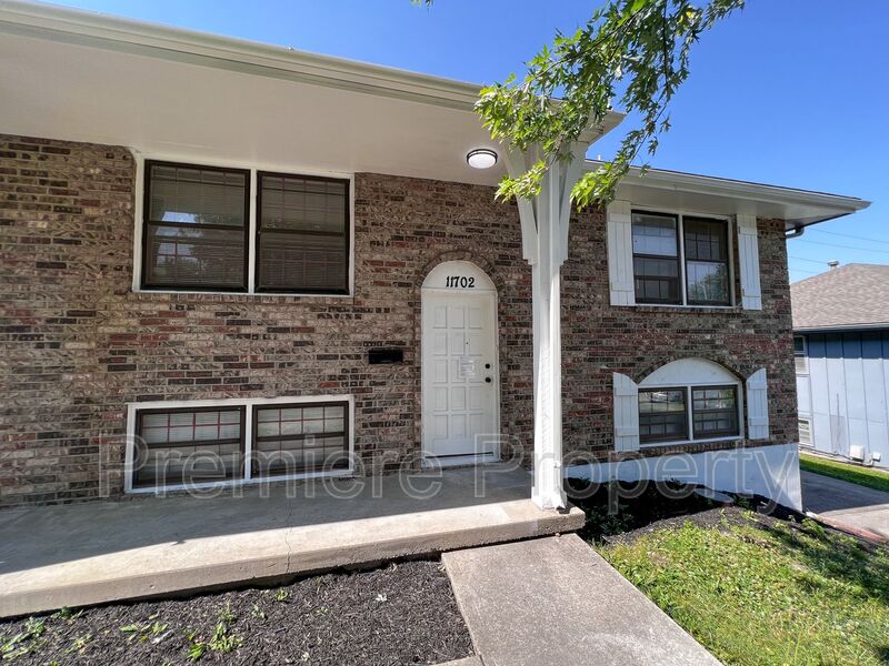 Kansas City Townhome: 11702 E 60th St