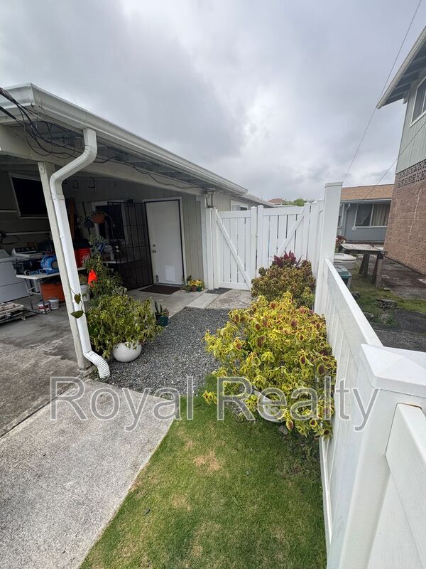 Kailua House: 341 Hualani Street