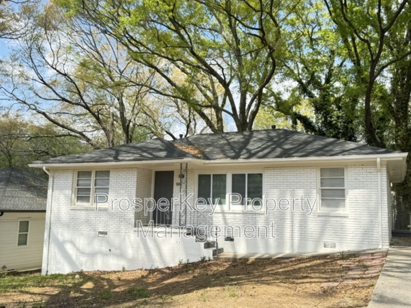Atlanta House: 340 Adelle St SE