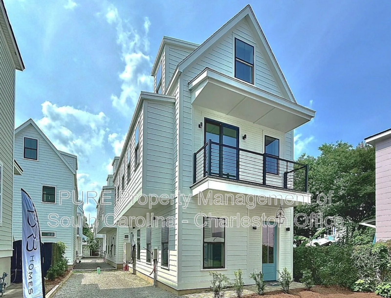 Charleston House: 12 1/2