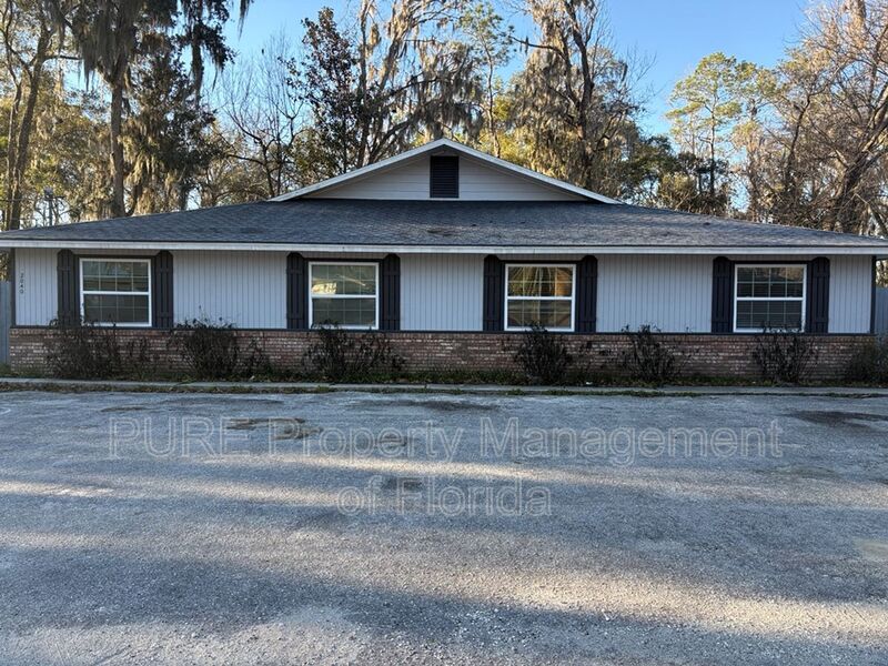 Ocala House: 2040 SE 40th St Rd 1-4