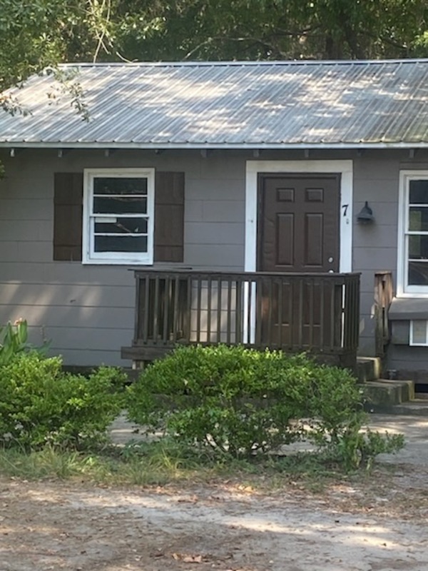 Hinesville House: 7 park street