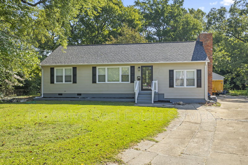 Hampton House: 102 Cynthia Drive