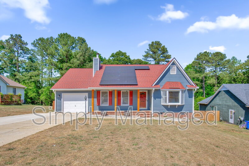 Fayetteville House: 6764 Saint Julian Way