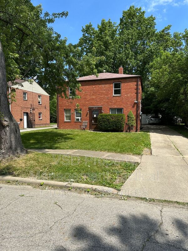 Euclid Condo: 20131 Crystal Ave