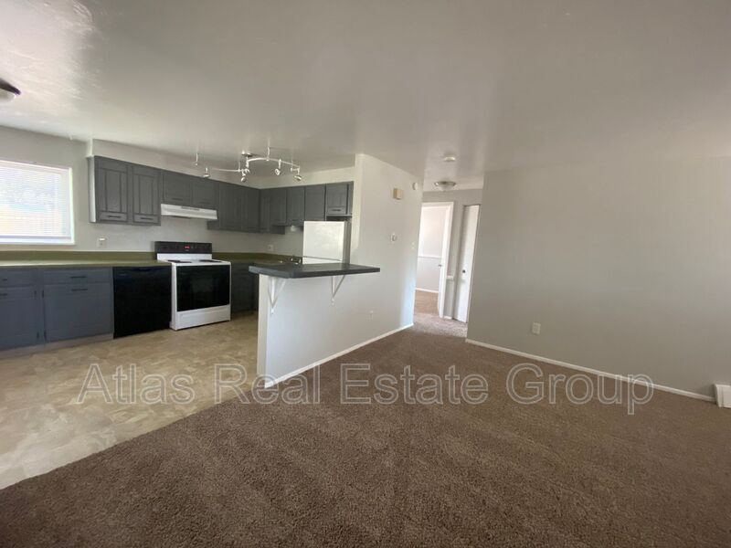 Request a Viewing for 2840 Montebello Drive W, Unit 2 Tenant Turner